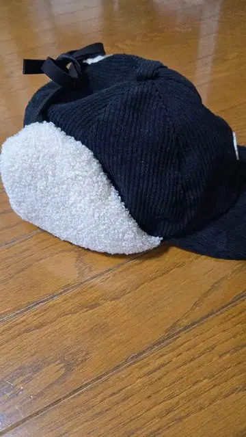 자수 로고 플라이트 캡