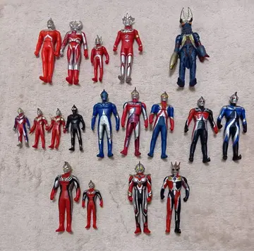 울트라맨 피규어 세트 18체