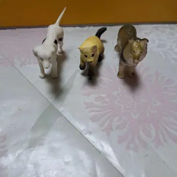 개 2마리 외 1마리 피규어 세트