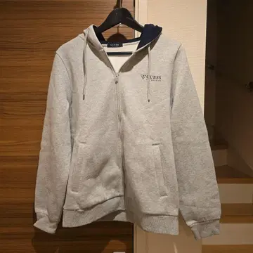 GUESS 택 포함 새상품 백 프린트 속기모 후드티 집업