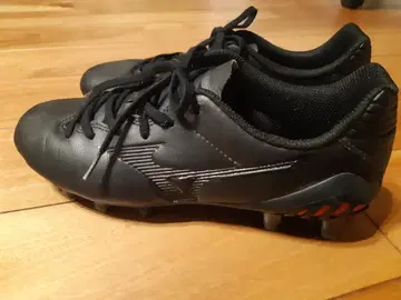 주말 한정 가격 인하 중!! Mizuno 블랙 스파이크 슈즈