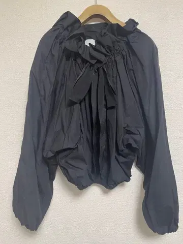 PATOU 파투 프릴 리본 셔츠 블랙