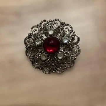 빨간색 돌의 꽃 모양 빈티지 브로치