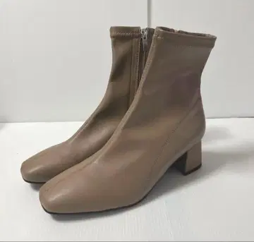 [ 미사용 새상품 ] BLATE 속기모 인조 가죽 스트레치 스퀘어 숏부츠