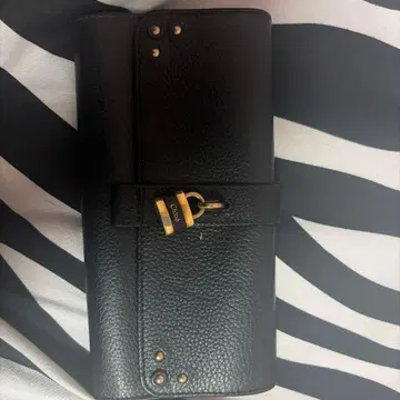 끌로에 블랙 가죽 장지갑