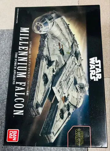 스타 워즈 밀레니엄 팔콘 1/144