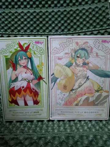 [ 하츠네 미쿠 ] Wonderland 피규어 2점 세트