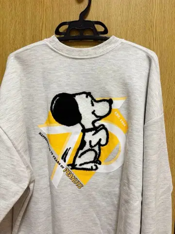 L 새상품 스누피 사가 자수 75주년 기념 맨투맨 그레이