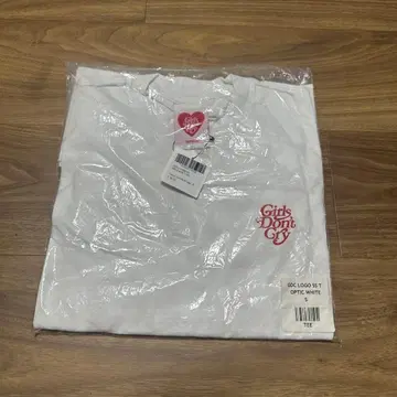 DSM x VERDY Girls Don't Cry 로고 티 'S'