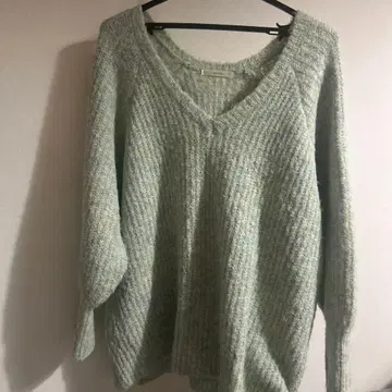 Ray Cassin 라이트 그린 V넥 니트