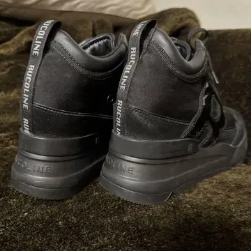 RUGCLINE 루코라인 인힐 스니커즈 블랙 가죽