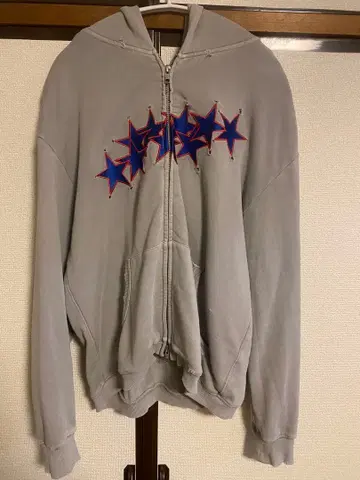 VALLAD STAR ZIP UP HOODIE