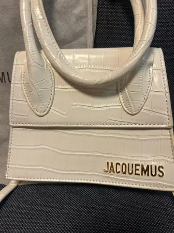 새상품 JACQUEMUS 자크 뮈스 화이트 숄더백 크로코 2way