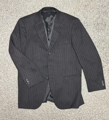 다크 그레이 스트라이프 테일러드 자켓