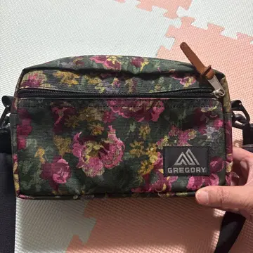 GREGORY 꽃무늬 숄더백 M 사이즈
