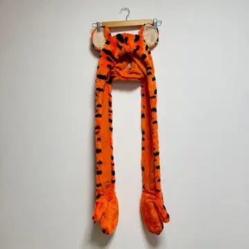 티거 팬캡 머플러 장갑