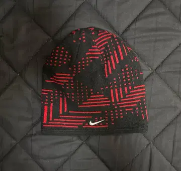 NIKE 리버서블 비니