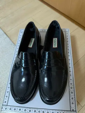 HUNTER 블랙 로퍼 UK7