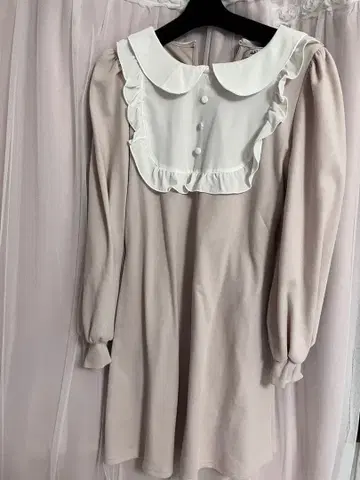 앙크루즈 프릴 옷깃 원피스