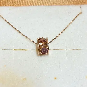 VERITE 핑크 보석 목걸이