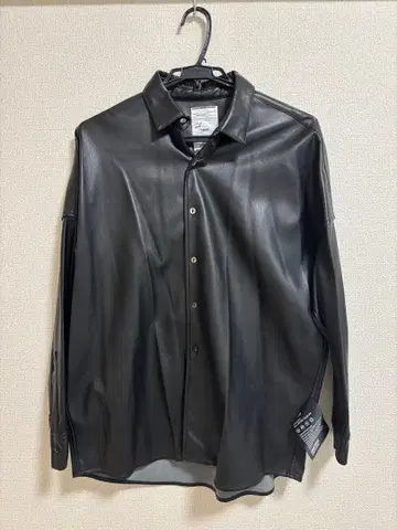 [ SHAREEF ] 인조 가죽 셔츠