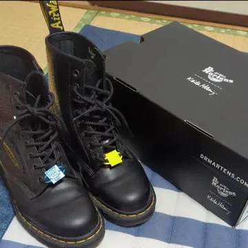 닥터마틴 키이스 해링 콜라보 부츠