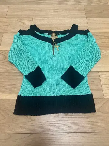 d.i.a 오픈 숄더 상의 새상품 헤이세이 갸루 y2k 정품