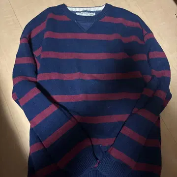 존 애쉬포드 네이비/레드 스트라이프 V넥 니트