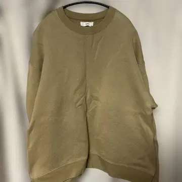 unfil 베이지 맨투맨