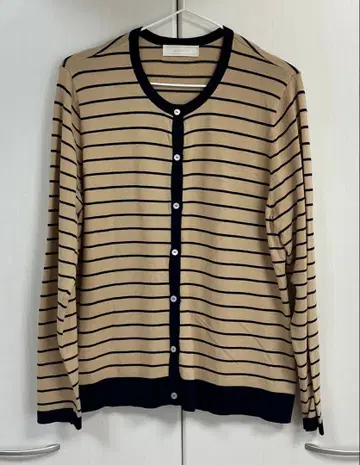 네이비 카멜 Aylesbury 긴팔 가디건