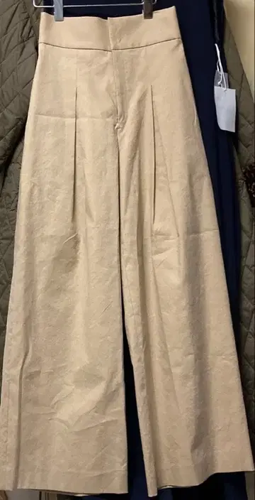 메르시 베이지 와이드 팬츠 플리츠 포함 택 포함 새상품