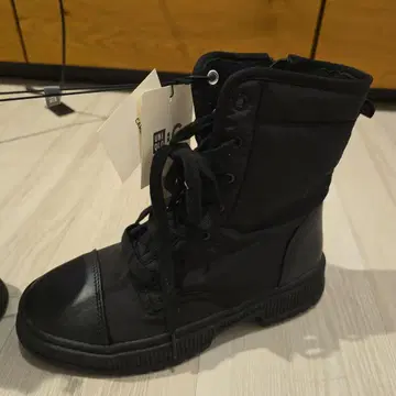 [UNIQLO] 패디드 레이스업 부츠