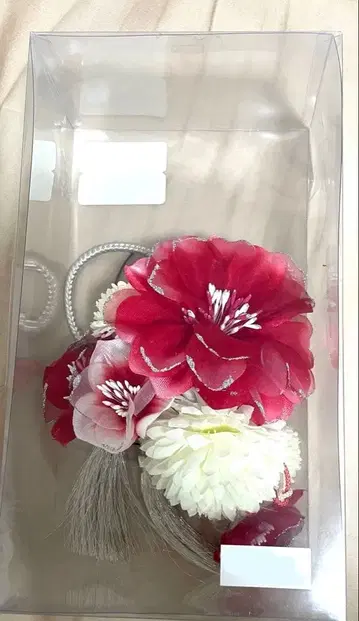 성인식 빨간색과 화이트 꽃 머리 장식 투명 케이스 포함