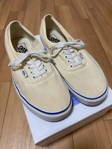 VANS 로컷 스니커즈 크림