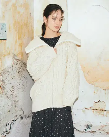 [ Lily Brown ] 아이보리 케이블 니트 블루종