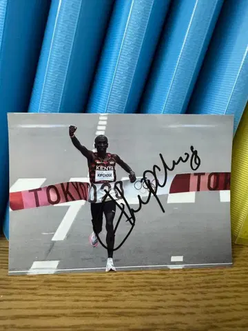 마라톤 킵초게 친필 사인 사진 3 올림픽 금메달리스트 세계 육상