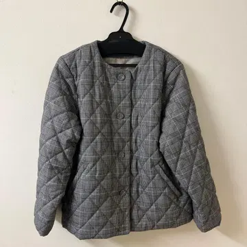 ON SEVEN DAYS 그레이 계열 체크 퀼팅 자켓