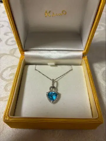 케이우노 화이트 골드 다이아 블루 토파즈 목걸이