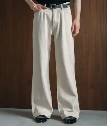 [ LURAKU ] 세미 플레어 워시 데님 화이트