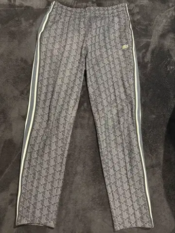 인기 LACOSTE 모노그램 자카드 트랙 팬츠 블랙