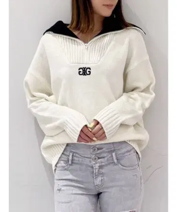 GYDA 하프 지퍼 화이트 니트 스웨터