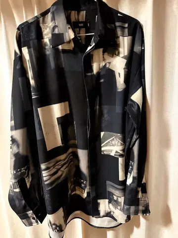 포토 프린트 긴팔 셔츠 블랙/화이트