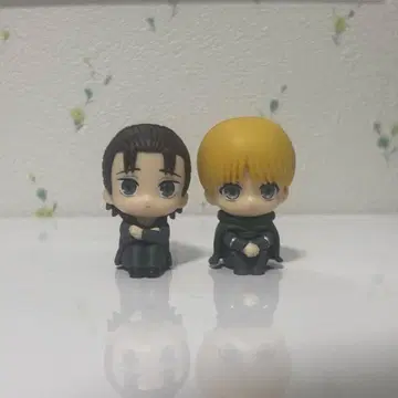 진격의 거인 엘렌 알민 미니 피규어 기다림