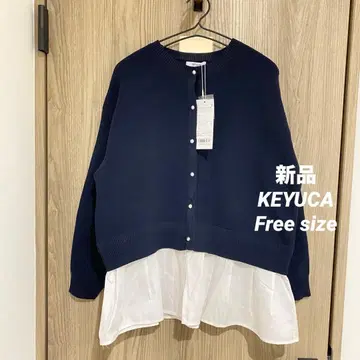 새상품 KEYUCA 콤비 페플럼 니트 가디건 네이비 펄 버튼