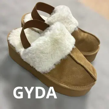 GYDA 베이지 스웨이드 통굽 어그 부츠 미사용품