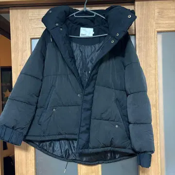 CRAFT 블랙 다운 자켓 M 사이즈