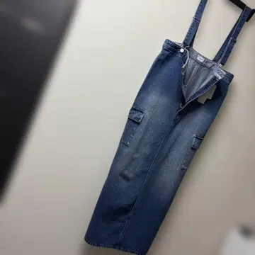 미사용 새상품 NOTCH 데님 오버롤 스커트 카고 백슬릿