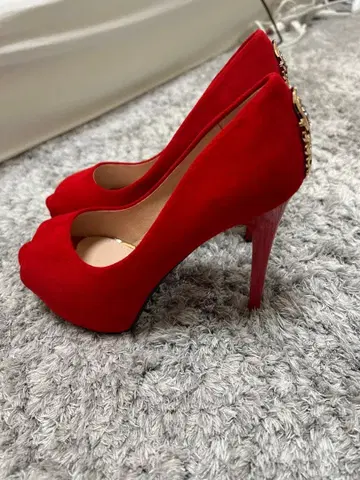 미사용 하이힐 22.5cm 캬바쿠라 힐 빨간색