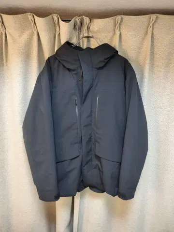 유니클로 하이브리드 다운 후드티 블랙 L