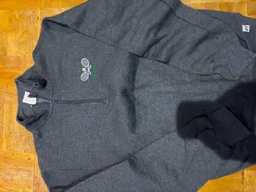 테니스 모티브 자수 다크 그레이 맨투맨